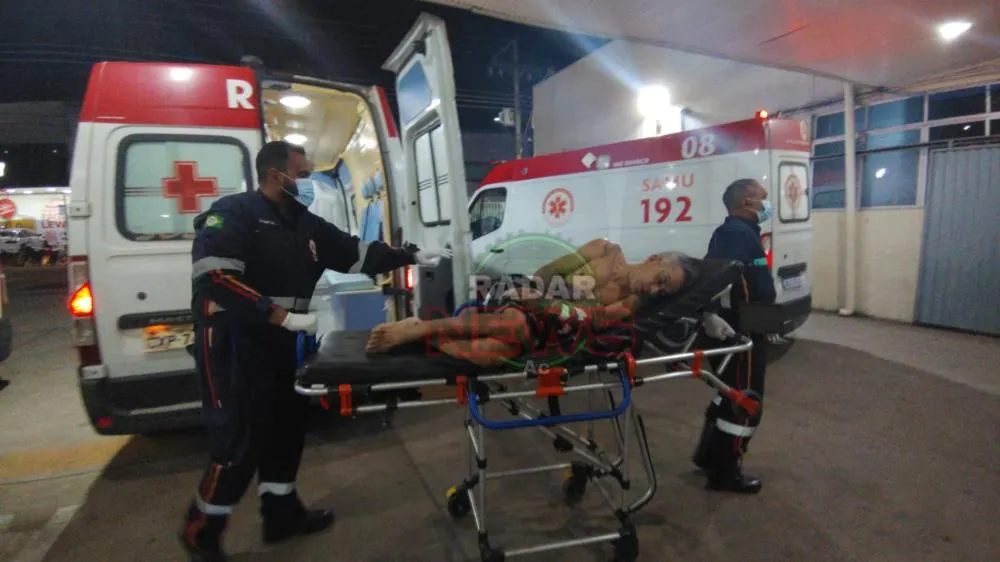 Homem e encontrado pela Polícia Militar caído na BR-364 com fratura e marcas de de violência  em Rio Branco 