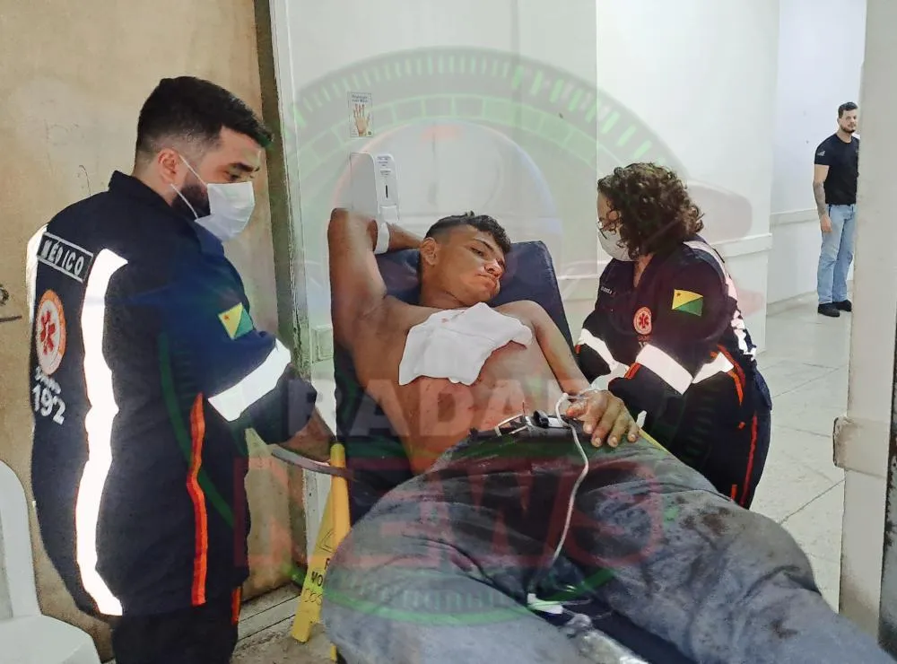 Homem é Esfaqueado por Vizinho com Suspeita de Alucinações por entorpecentes em Rio Branco