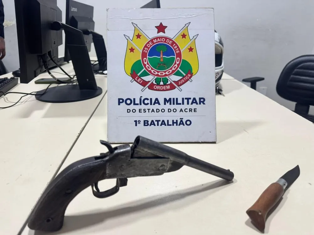 PM prende assaltante em parada de ônibus