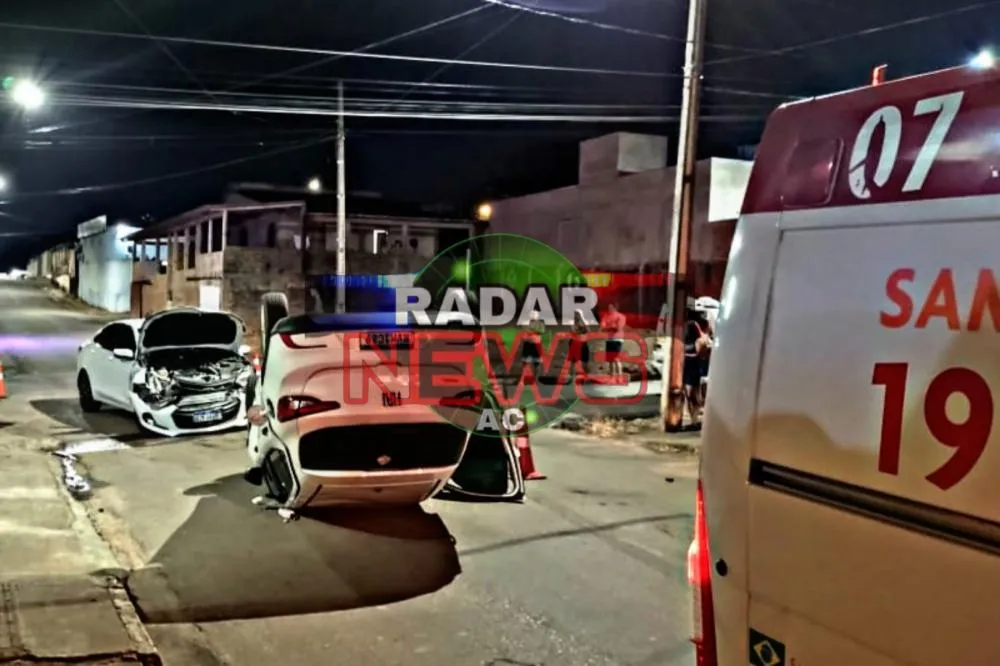 Veículo capota com forte impacto de colisão devido à falta de respeito à parada obrigatória em Rio Branco. 