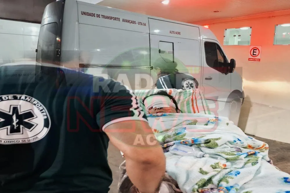 Mulher é encontrada com ferimentos por arma de fogo no rosto às margens da BR-317 e é levada para o pronto-socorro de Rio Branco em estado grave