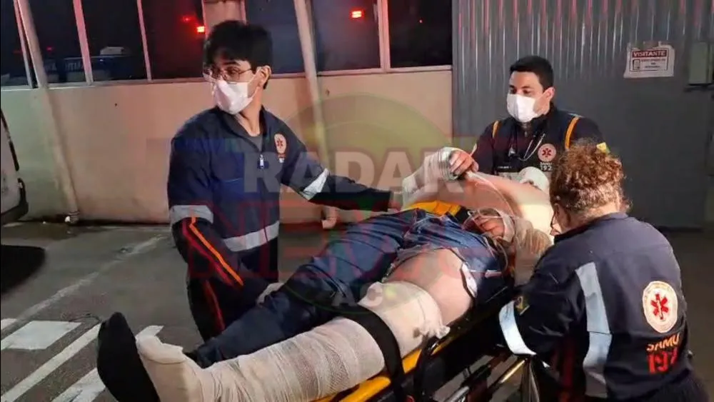 Colisão entre moto e animal deixa motociclista com múltiplas fraturas em Rio Branco.