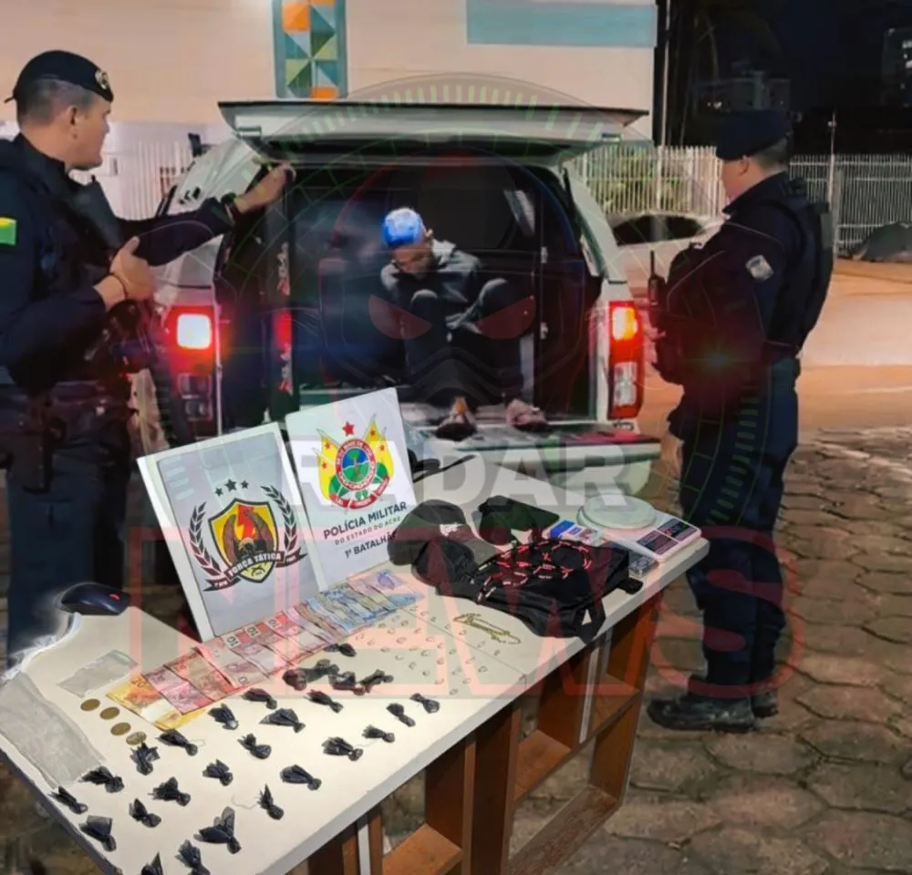 Força Tática prende jovem por tráfico de drogas em beco conhecido da capital
