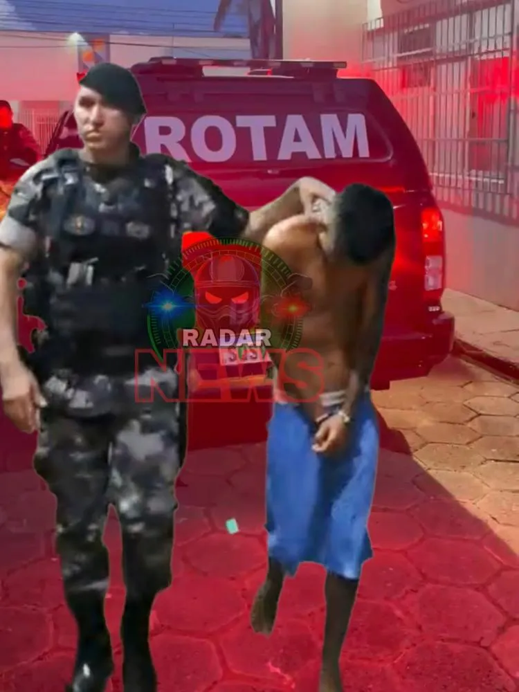 Polícia flagra suspeitos com droga e arma de fogo em beco conhecido por tráfico.