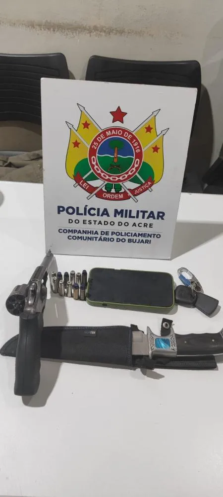 Após abordagem policial homem é preso por ilegal de arma na BR-364
